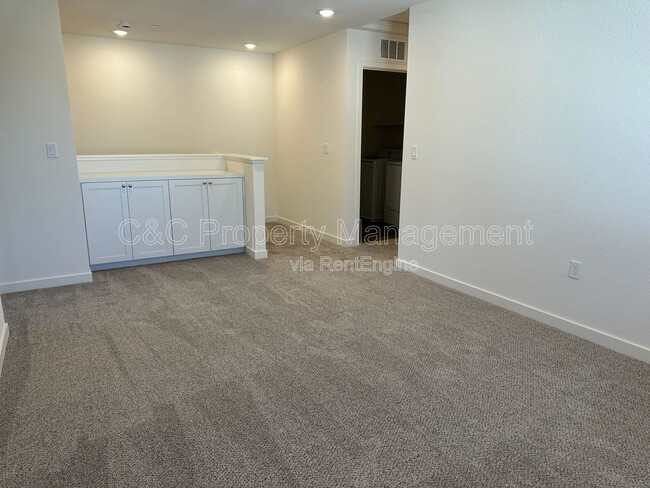 Building Photo - 1805 Lucky Star Pl