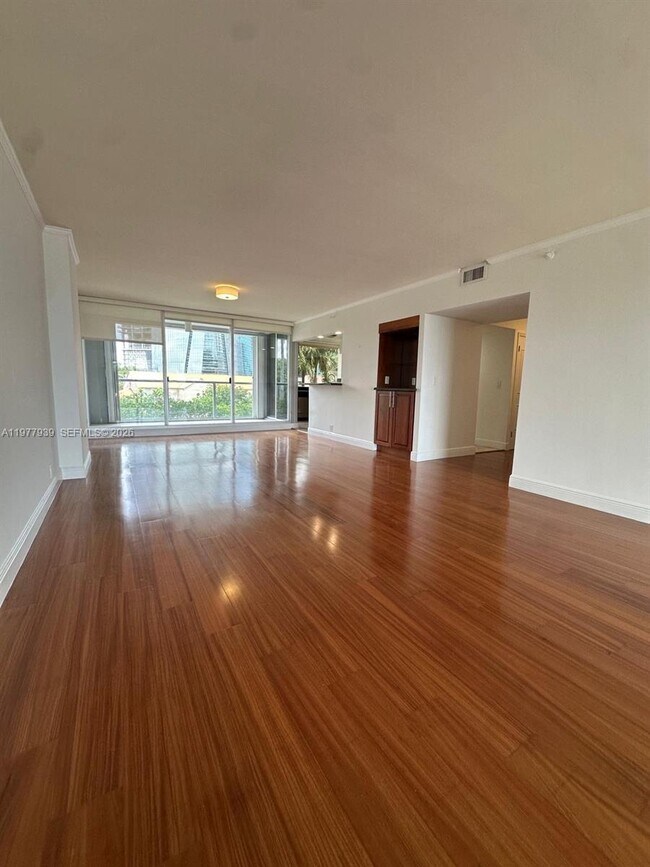 Building Photo - 1541 Brickell Ave