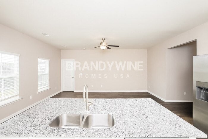 Building Photo - 510 Glenmanor Dr