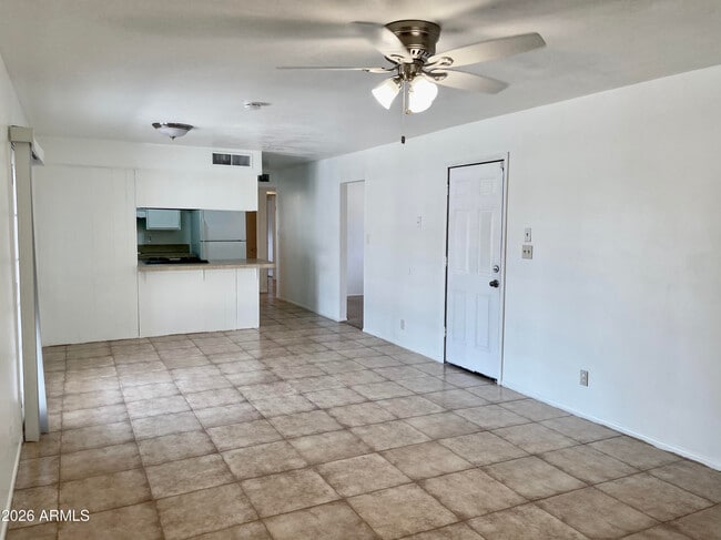 Building Photo - 949 W Parkway Blvd