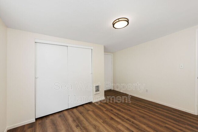 Building Photo - 2409 Newcastle