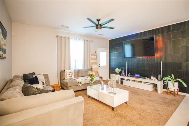 Building Photo - 10412 Talus Dr