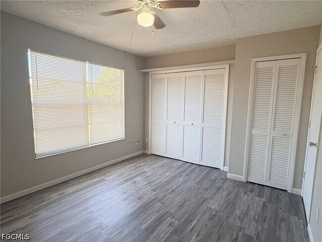 Building Photo - 1123 SW 48th Terrace