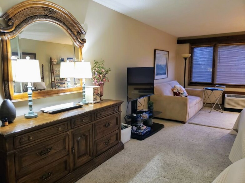 Building Photo - 314 Tamarron Dr