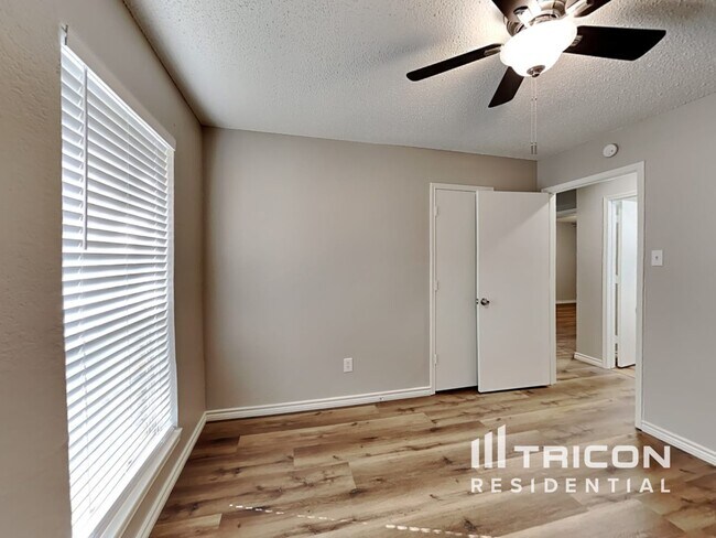 Building Photo - 6414 Willow Springs Dr