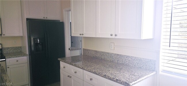 Building Photo - 840 Elderberry St