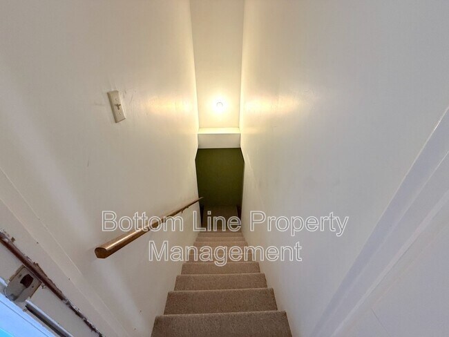 Building Photo - 4050 Leafmore St