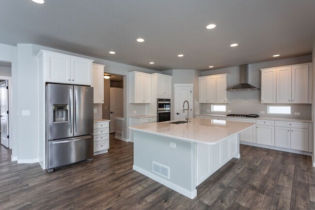 Building Photo - Exceptional 4-Bedroom Home with Dual Fireplaces, Main Level Master Suite, and Spacious Basement -...