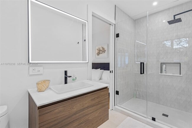 Building Photo - 535 NE 50th Terrace