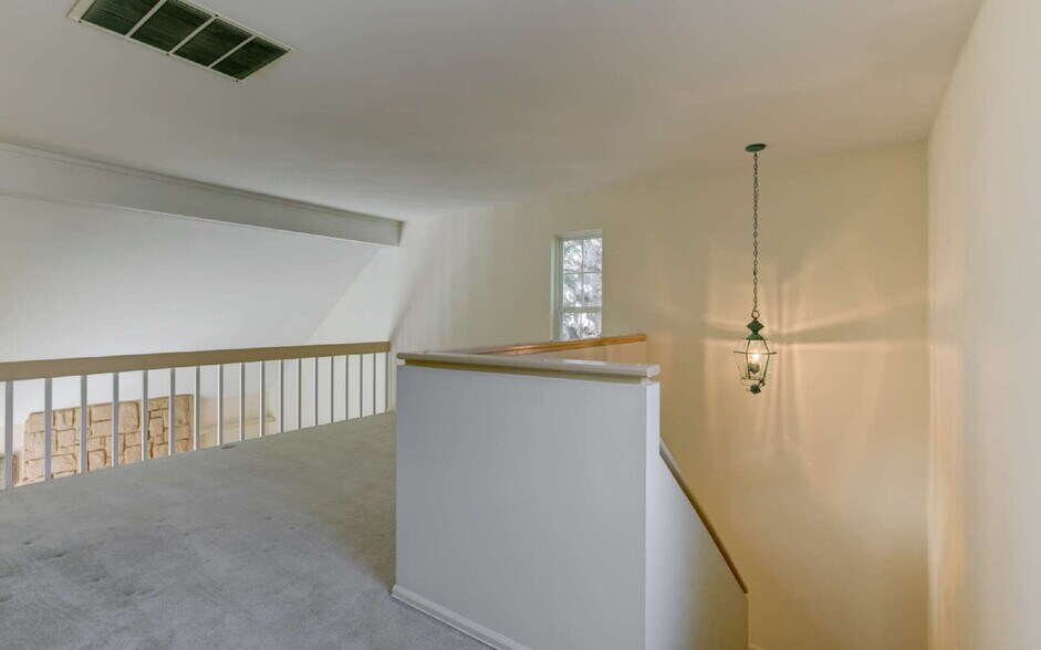 Building Photo - Prime Location Near Fort Carson – Townhome...