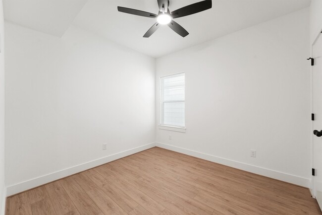Building Photo - 409 Calloway St