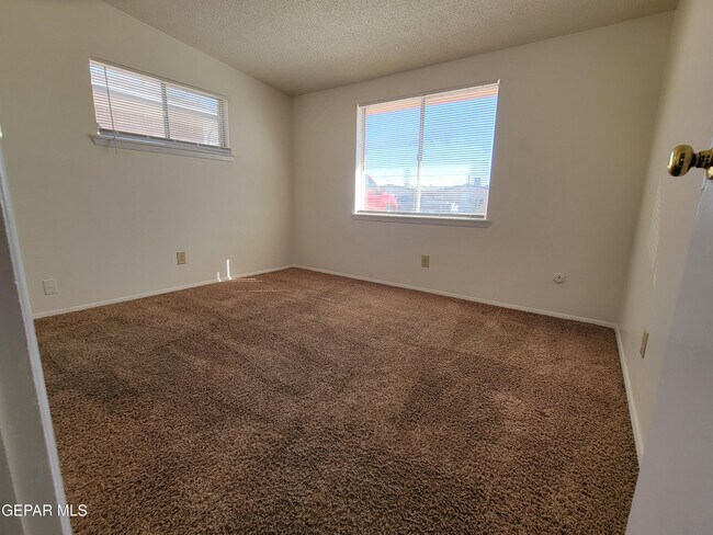 Building Photo - 7204 Alto Rey Ave