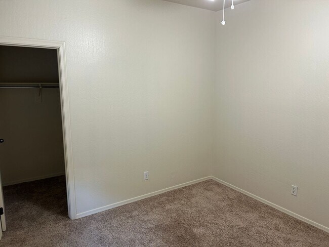Building Photo - Available for immediate occupancy 4 bedroo...