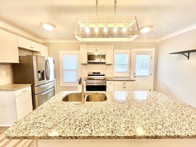 Building Photo - 307 Winston St