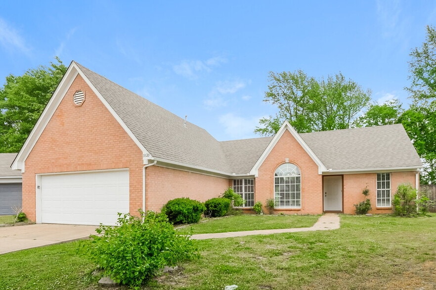 Building Photo - 1820 Mary Payton Cove