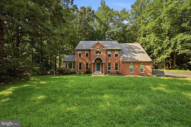 Building Photo - 2 English Hills Dr