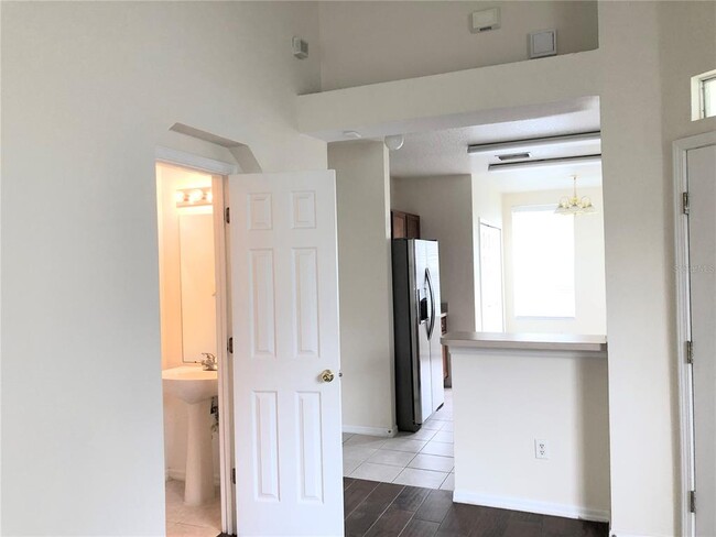 Building Photo - 9817 Carlsdale Dr