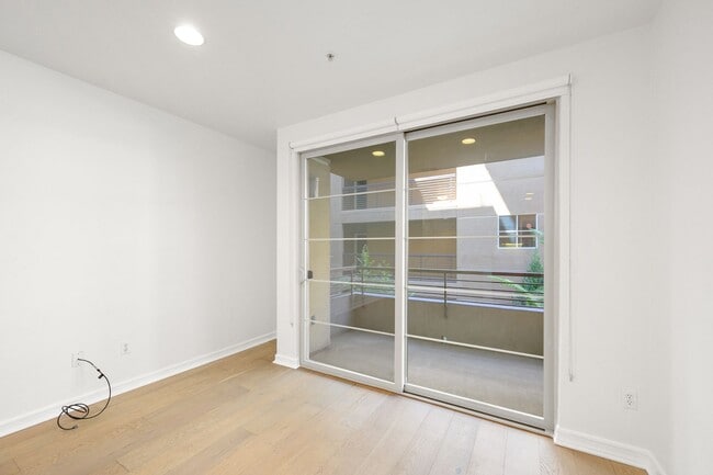 Building Photo - East Village 2 Bedroom at Union Square! 2 Parking Spaces!