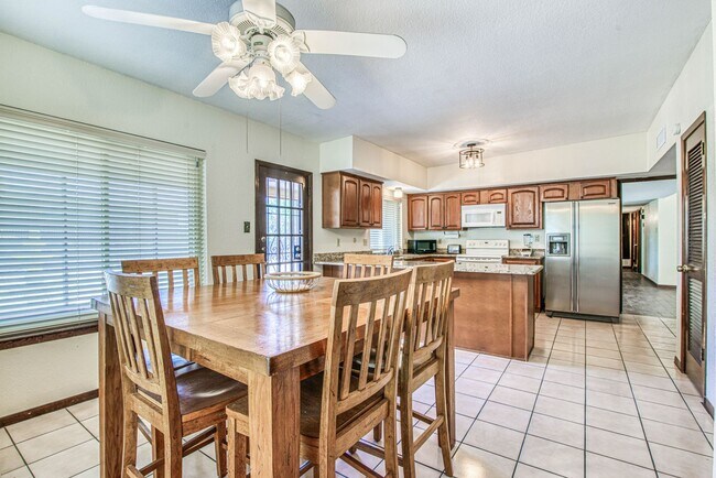 Building Photo - Beautiful 1-story southwestern-style home in west El Paso