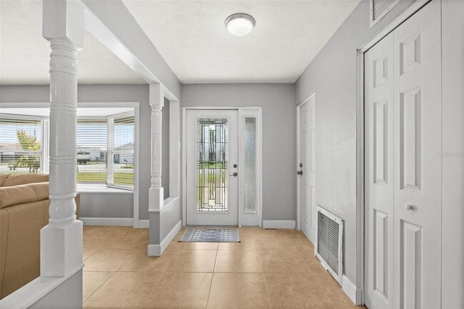 Building Photo - 710 116th Ave