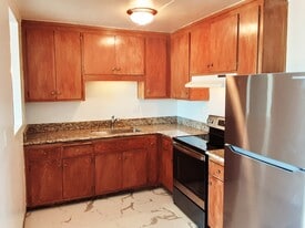 Building Photo - 180 Dakota Ave