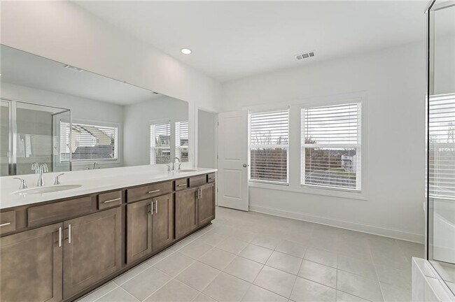 Building Photo - 1066 Winding Br Dr