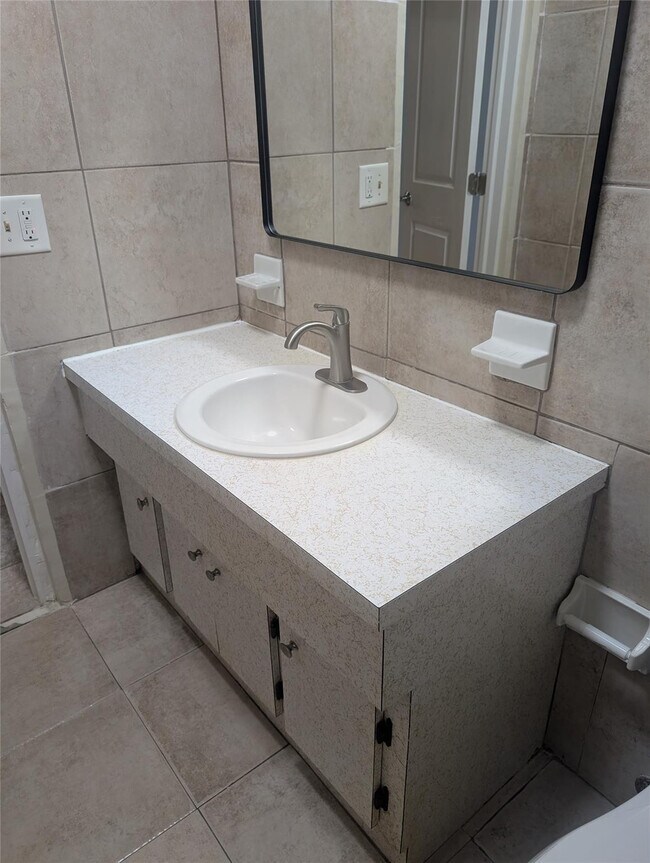 Building Photo - 1740 NW 60th Ave