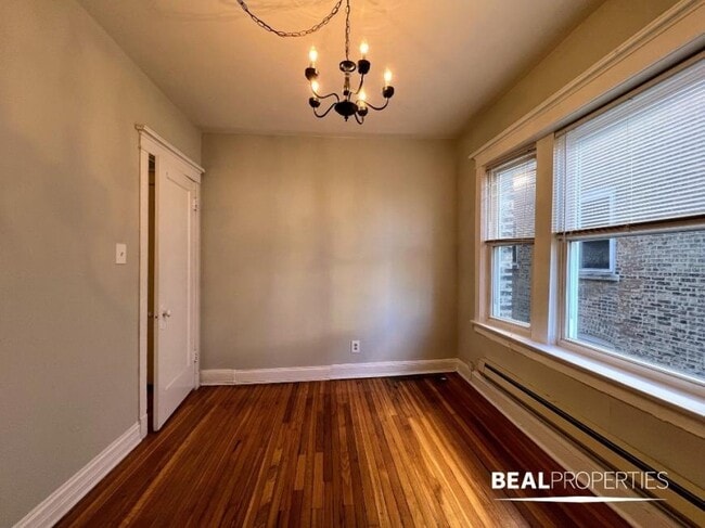 Building Photo - 2 bedroom in CHICAGO IL 60640