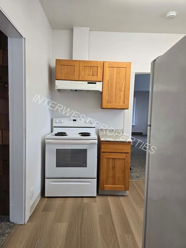 Building Photo - Recently Remodeled 2 Bd Home in Kalama with W/D Hookups!