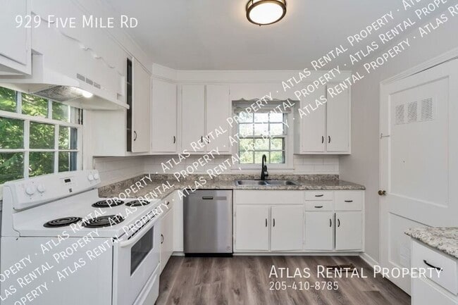 Building Photo - 929 5 Mile Rd