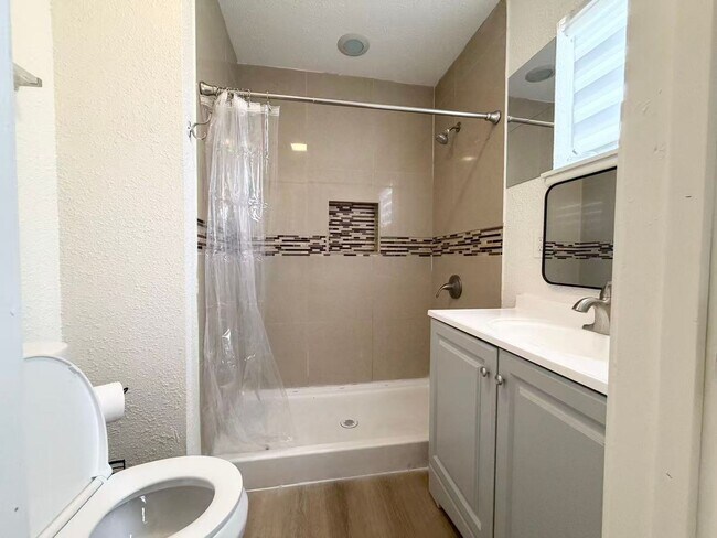 Building Photo - 4517 Alta Dr