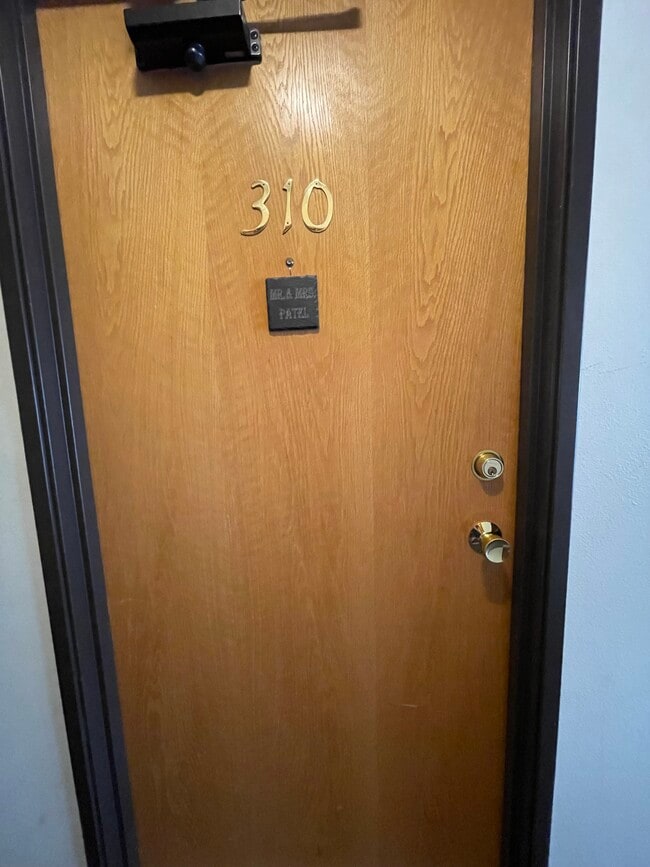 Building Photo - 2266 Holiday Rd