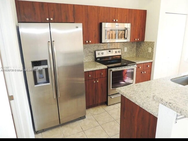 Building Photo - 4931 N Harbor Isles Dr