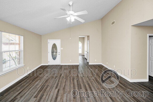 Building Photo - 2672 Rosebud Dr E
