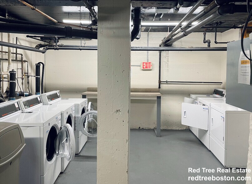 Building Photo - 2003 Commonwealth Ave