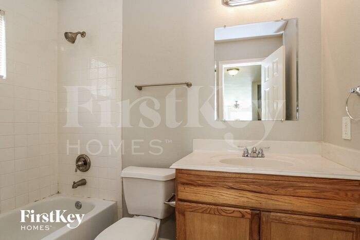 Building Photo - 3007 La Estancia Ln