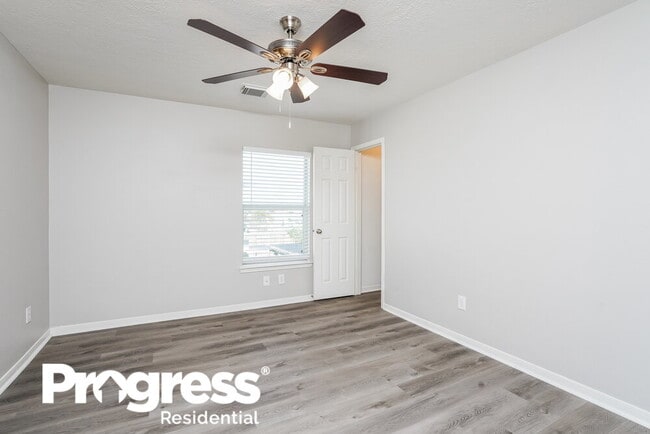 Building Photo - 6206 Lovage Ave