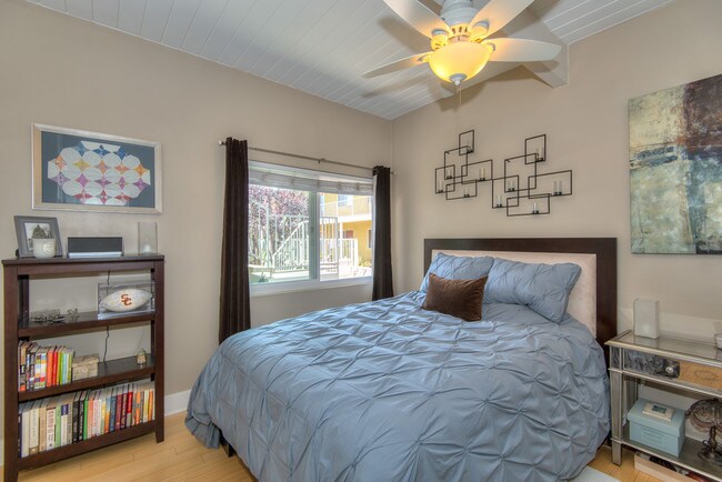 Building Photo - 2325 Kansas Ave