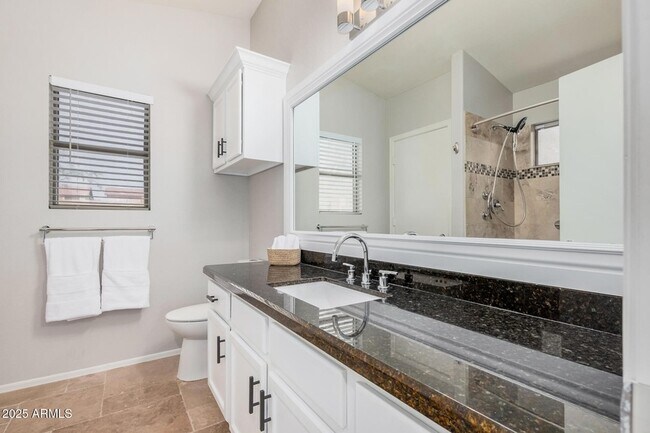 Building Photo - 4632 E Mossman Rd