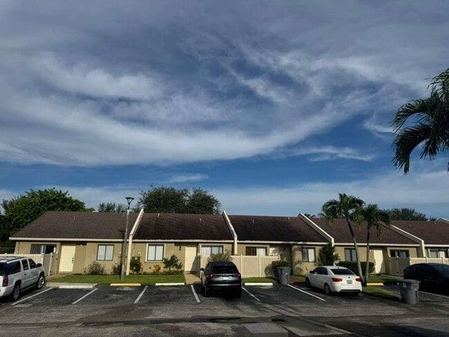 Building Photo - 10324 Boca Bend W
