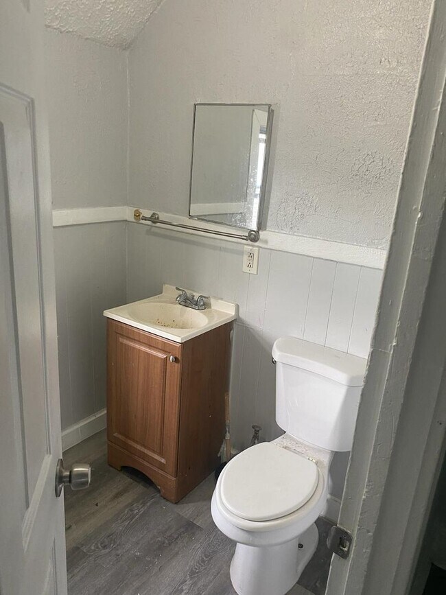 Building Photo - 3119 W 68th St