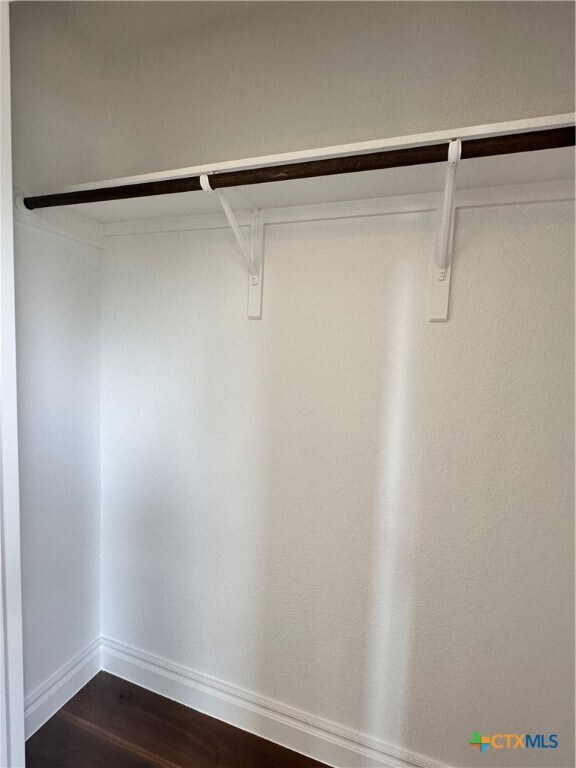 Building Photo - 2017 Ridge View Dr