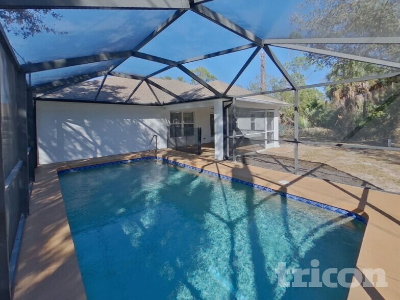 Building Photo - 3965 Caballero Ave