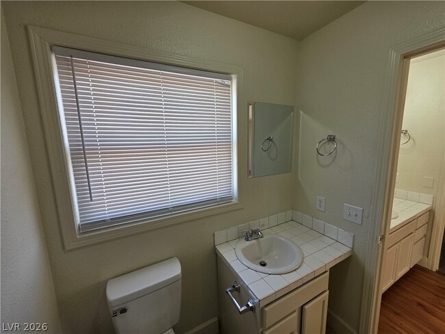 Building Photo - 1590 Mustang Dr