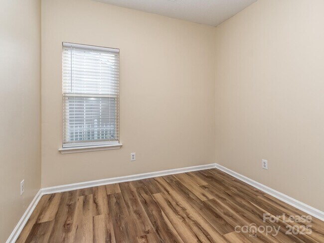 Building Photo - 6213 Derryfield Dr