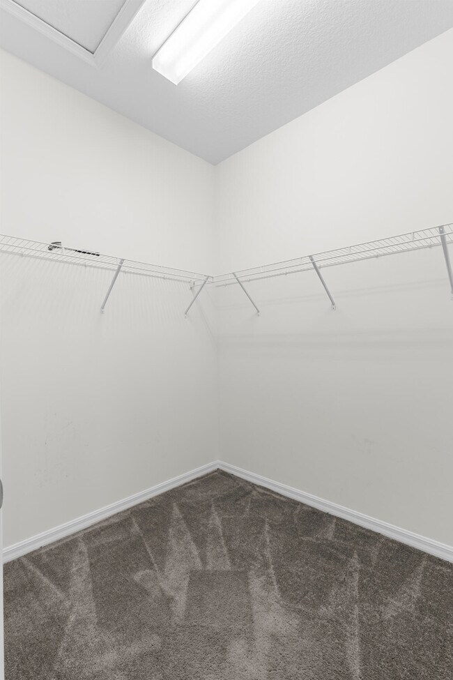 Building Photo - 8612 Escue St