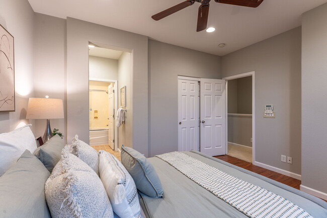 Building Photo - 1070 Tourmaline Ter