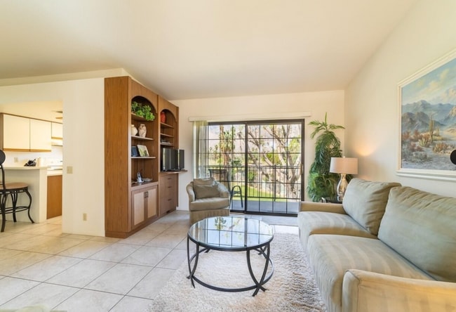 Building Photo - 505 S Farrell Dr