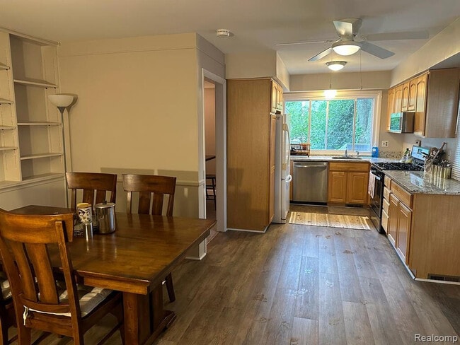 Building Photo - 22734 Chestnut Tree