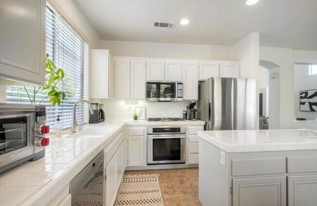 Building Photo - Homes Management - Carlsbad Home